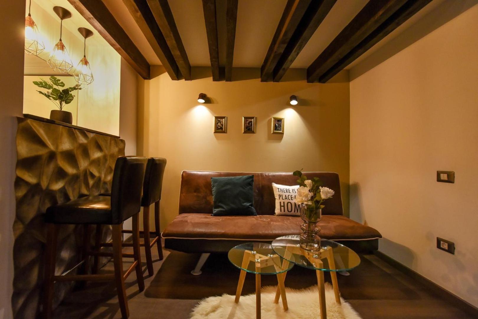Central Comfort - Duplex-Style Studios On Regina Elisabeta Bukares Ruang foto