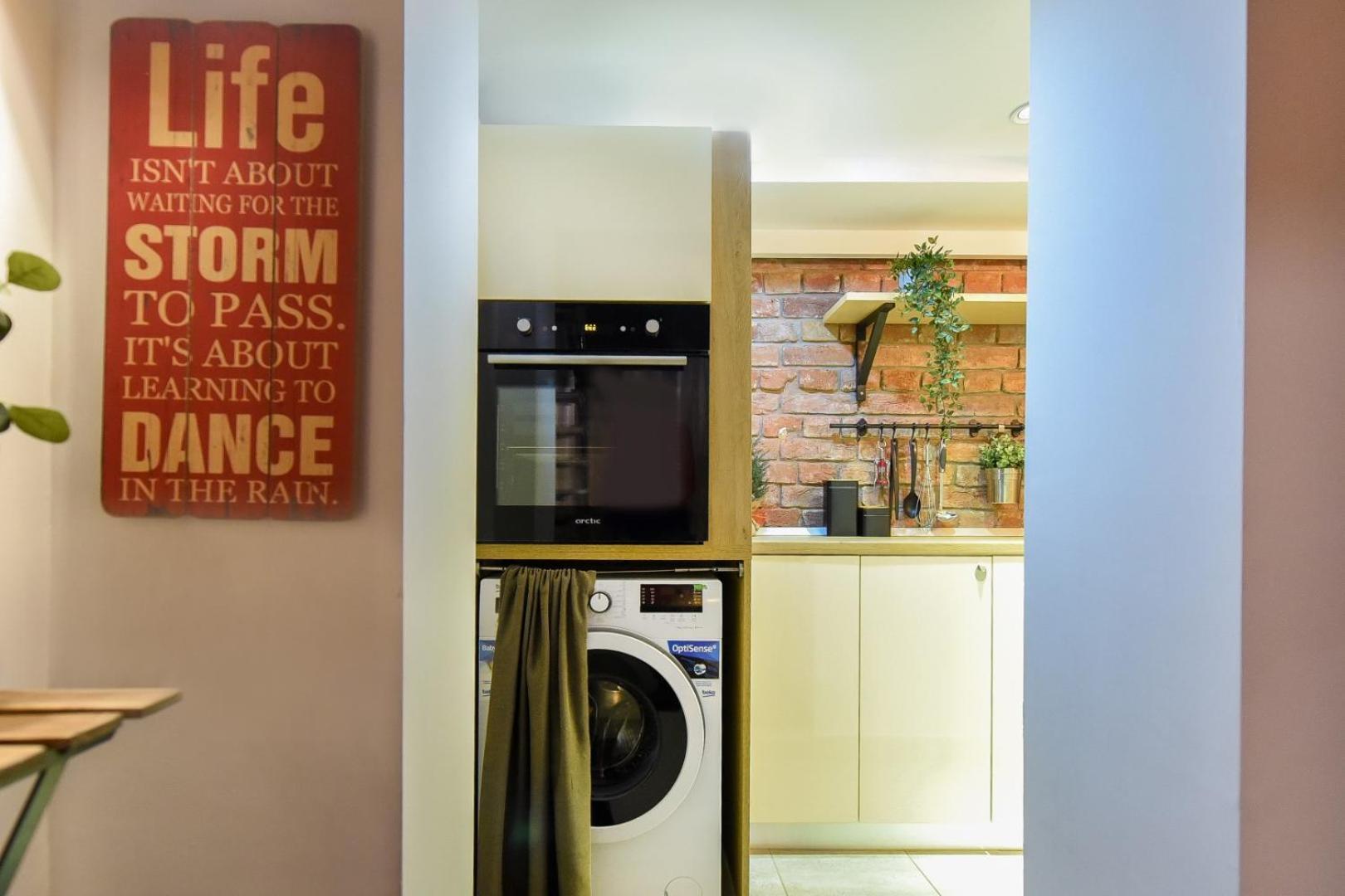 Central Comfort - Duplex-Style Studios On Regina Elisabeta Bukares Ruang foto