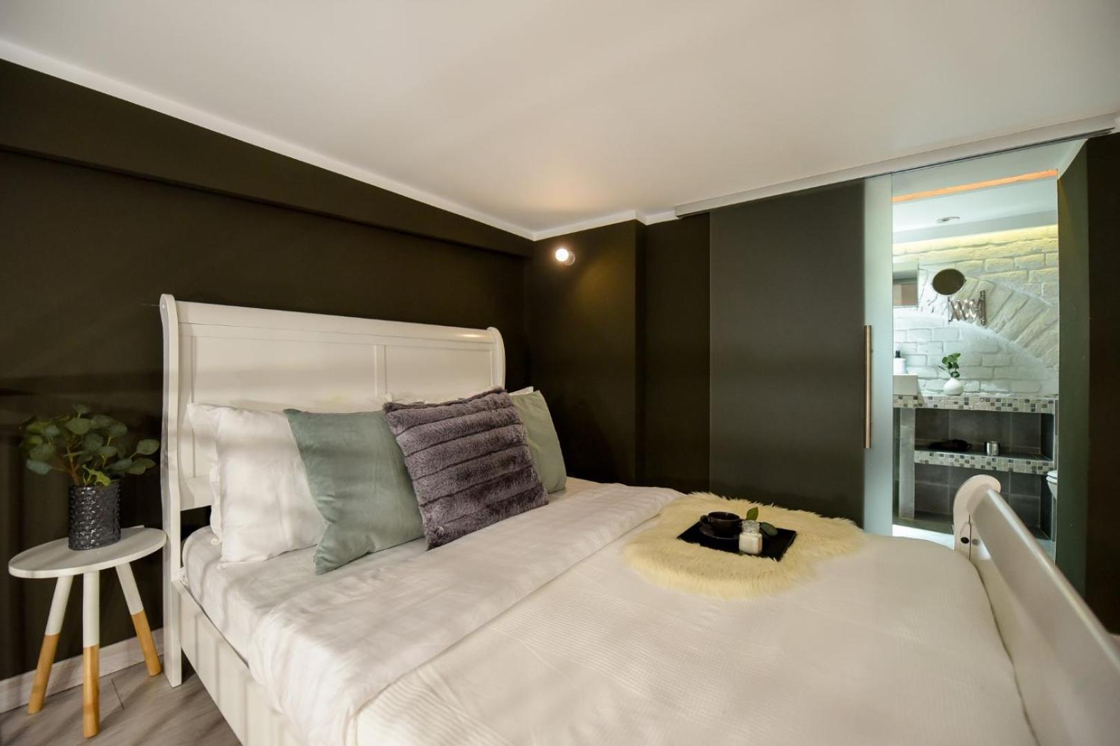 Central Comfort - Duplex-Style Studios On Regina Elisabeta Bukares Ruang foto