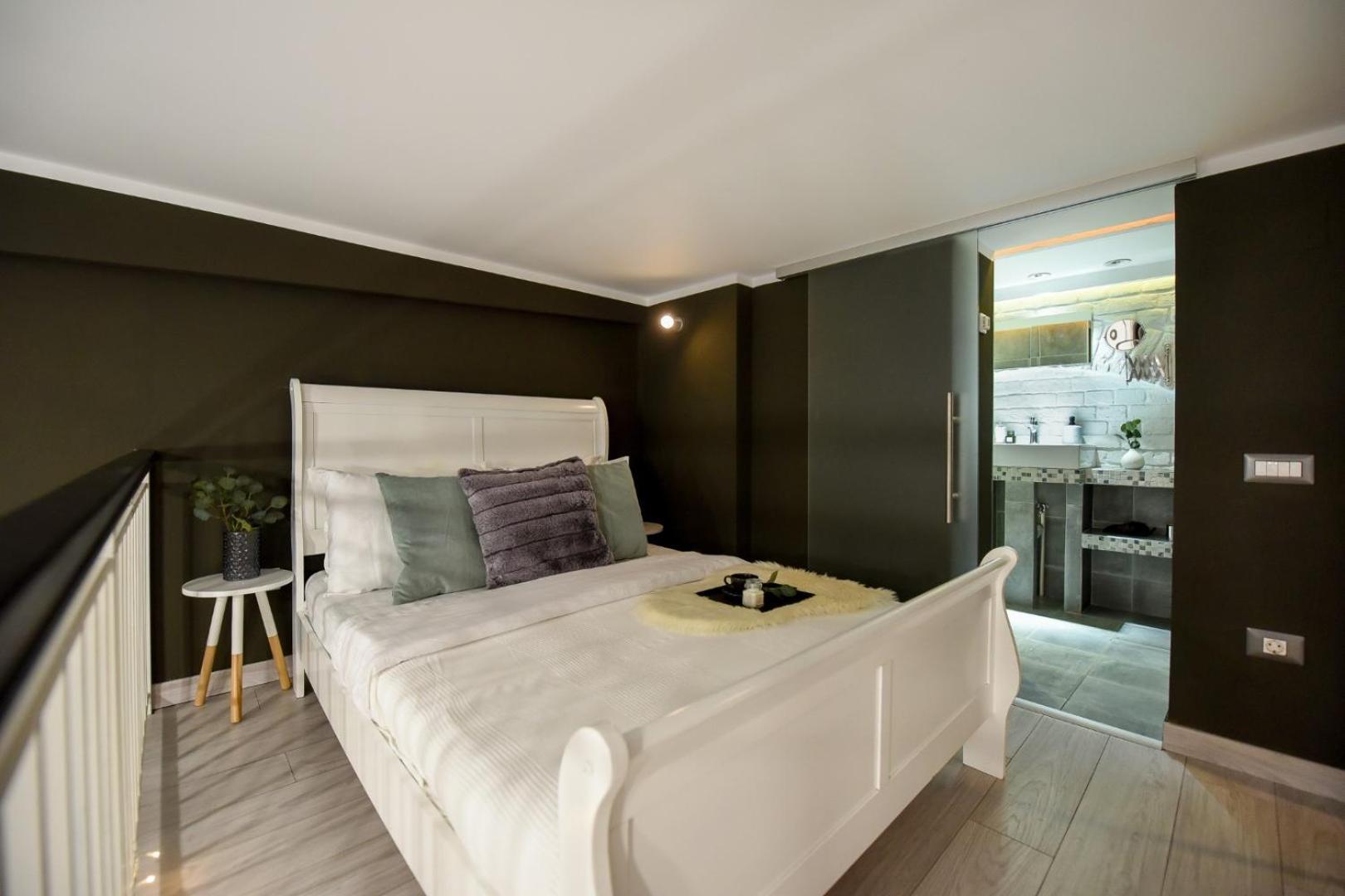 Central Comfort - Duplex-Style Studios On Regina Elisabeta Bukares Bagian luar foto