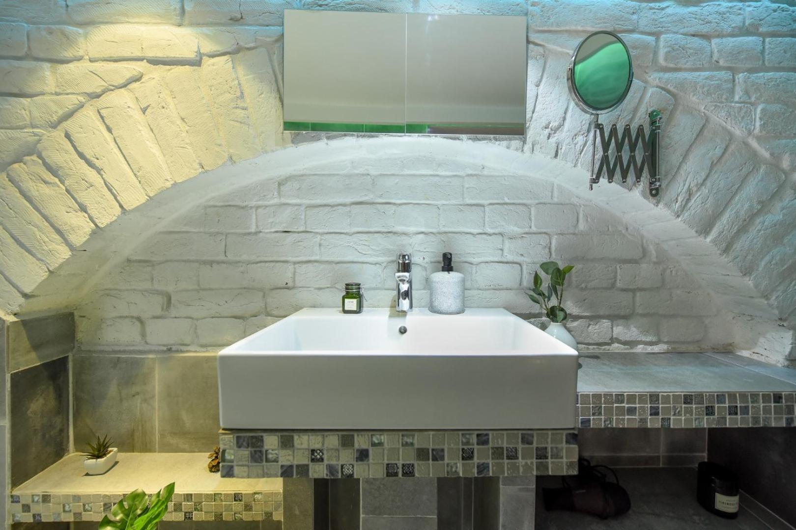 Central Comfort - Duplex-Style Studios On Regina Elisabeta Bukares Ruang foto