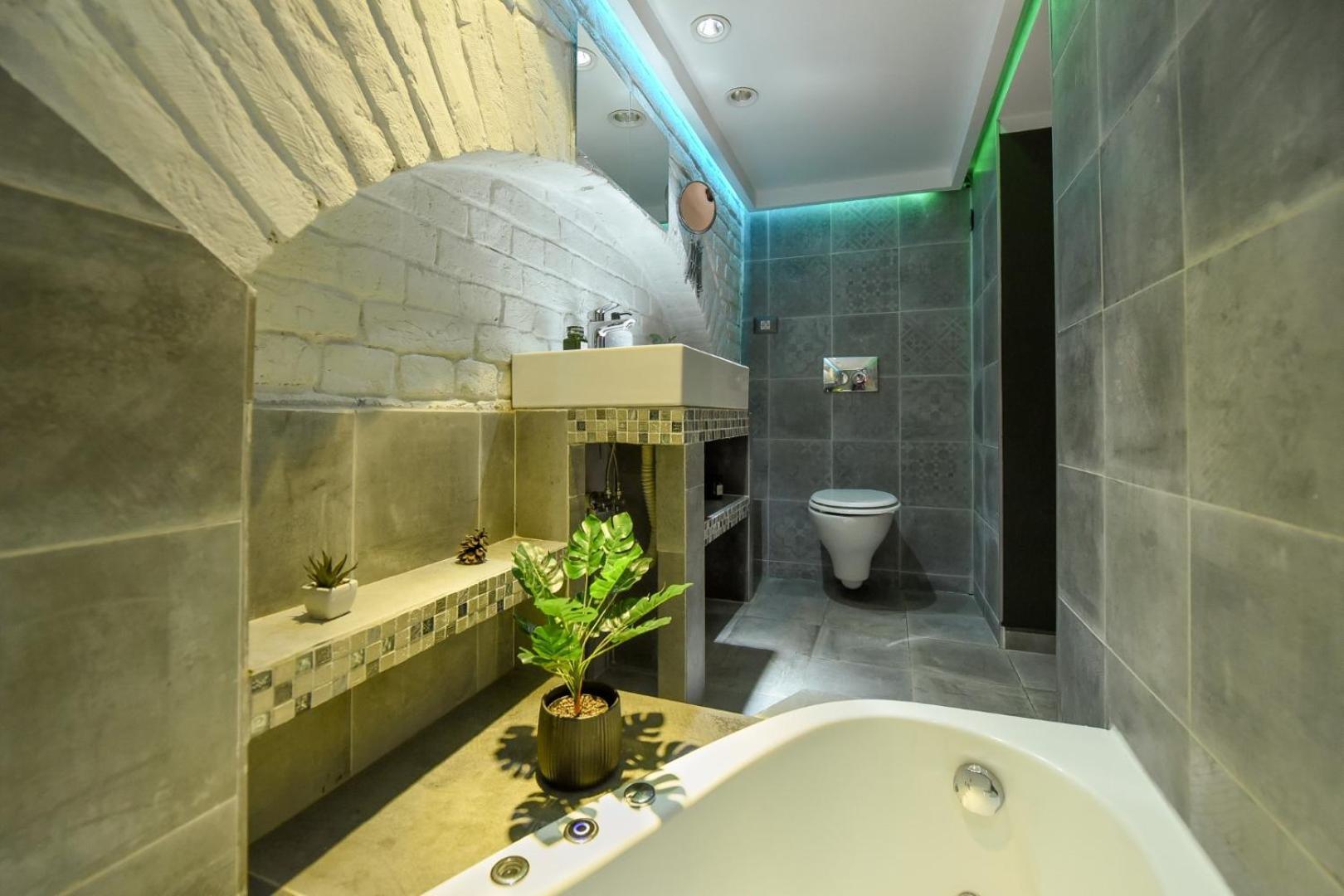 Central Comfort - Duplex-Style Studios On Regina Elisabeta Bukares Ruang foto